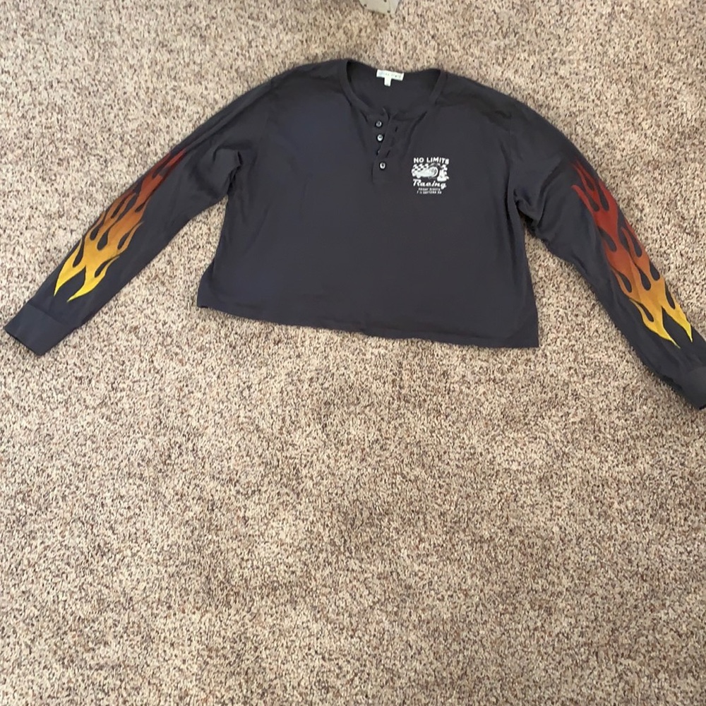 Cropped long sleeve tee